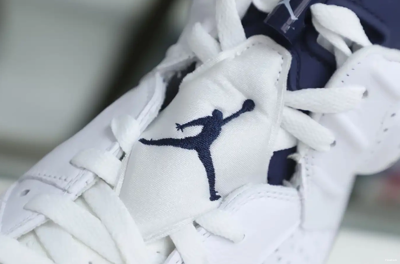 JORDAN NAVY MIDNIGHT 6 AIR 0518